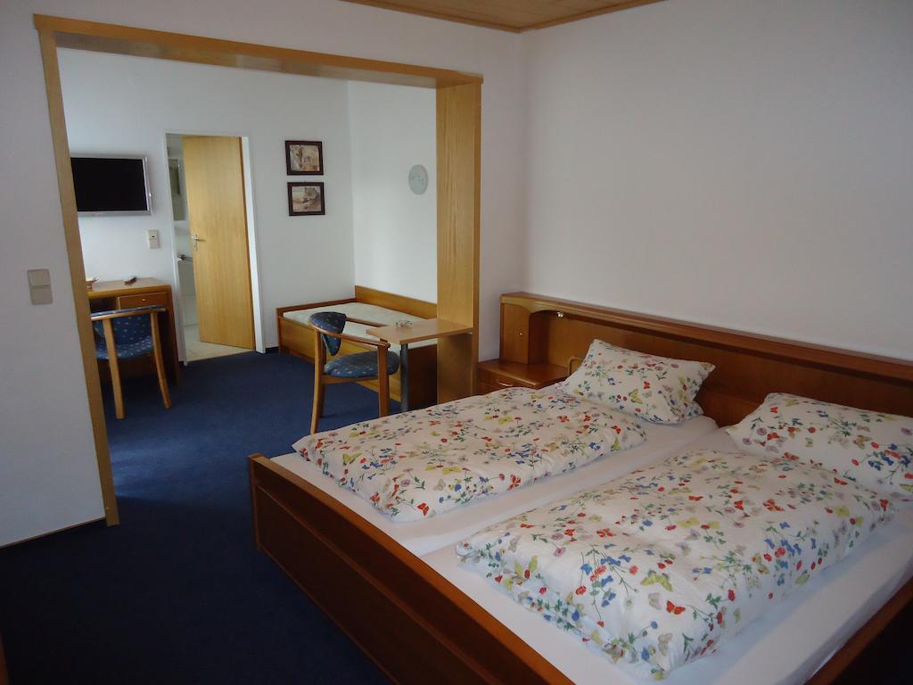 Hotel Leise Garni Виллинген Экстерьер фото