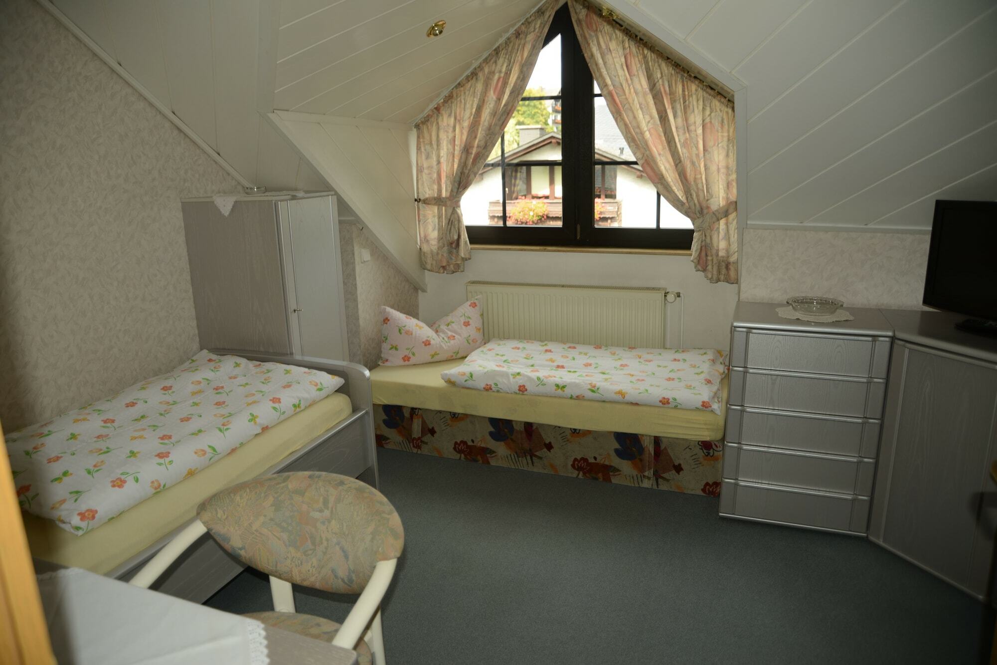 Hotel Leise Garni Виллинген Экстерьер фото